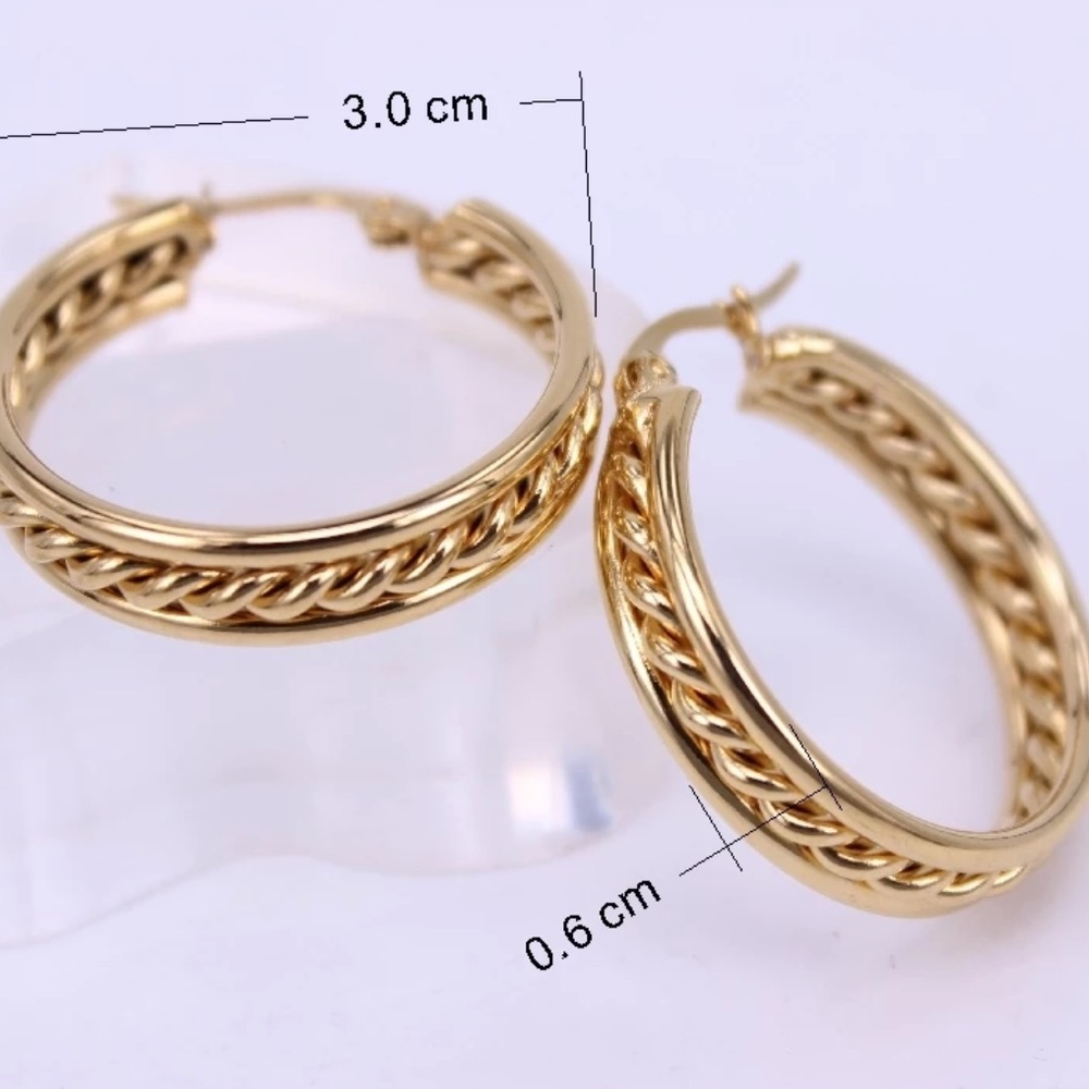 Gold plated 30mm hoop earrings - Picture 5 of 5